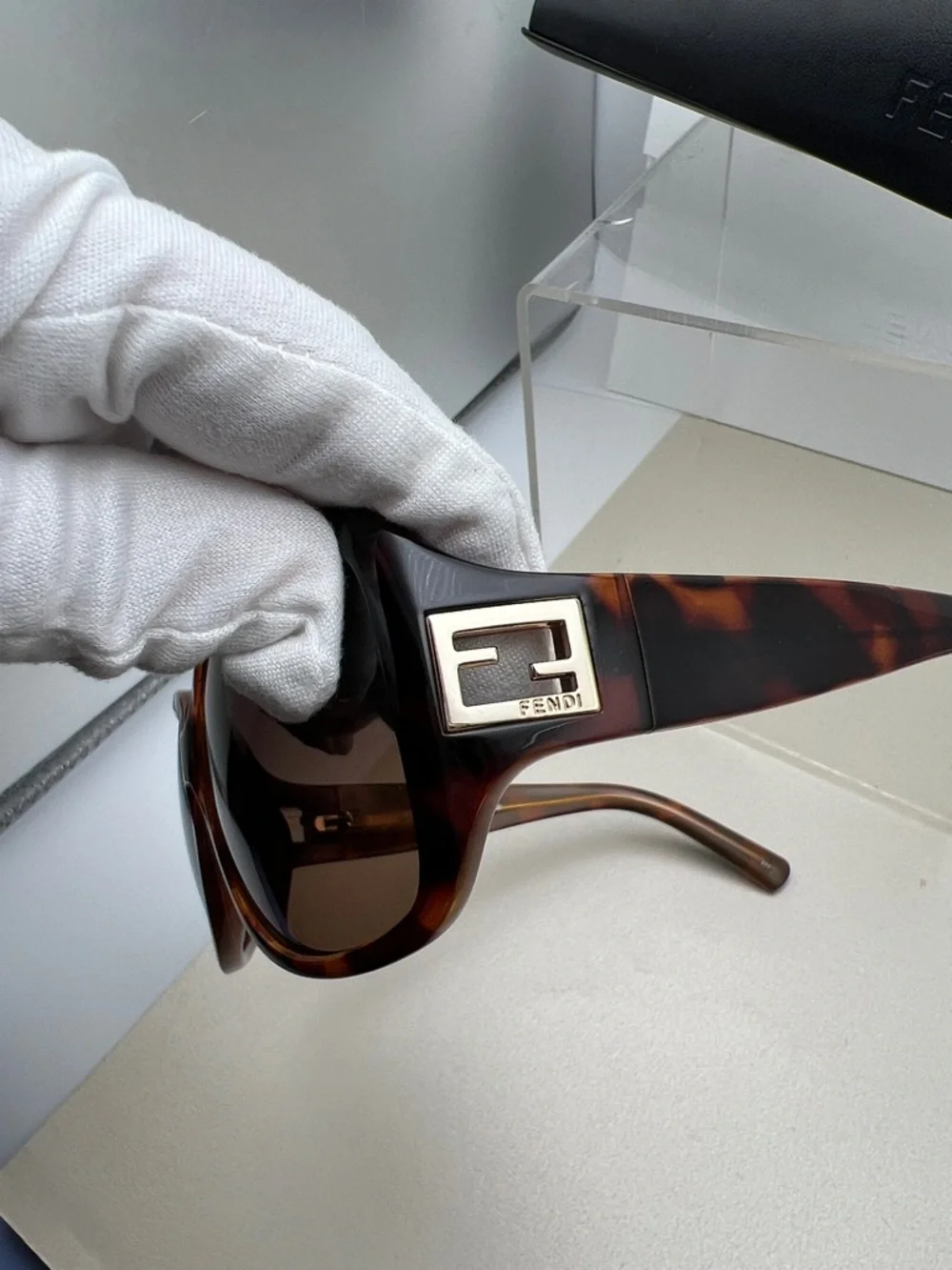 FENDI Tortoiseshell Oversized Women's Sunglasses Zucca FF Logo Brown Lenses - Picture 9 of 17